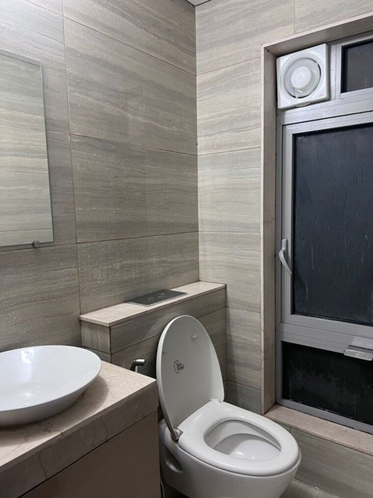 Bathroom, oberoi-exquisite-goregaon 3 Bedroom 1100 Sq.Ft. Apartment In Goregaon East Mumbai 9895027