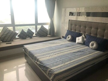 Bedroom in 2.5 BHK Apartment at Oberoi Realty Woods, Goregaon East – for Rent