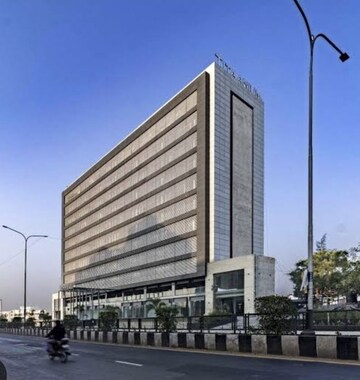  Office Space – Exterior View View at Althan - for Rent