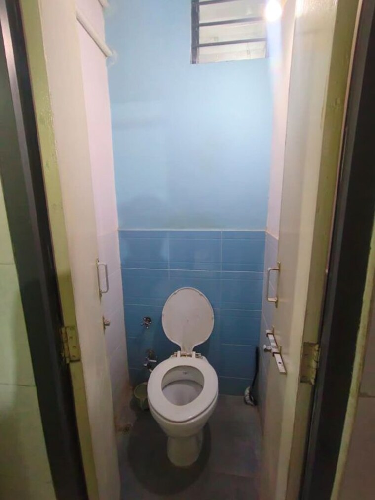 Bathroom, bakeri-sivanta 1 Bedroom 720 Sq.Ft. Apartment In Vejalpur Ahmedabad 10063858