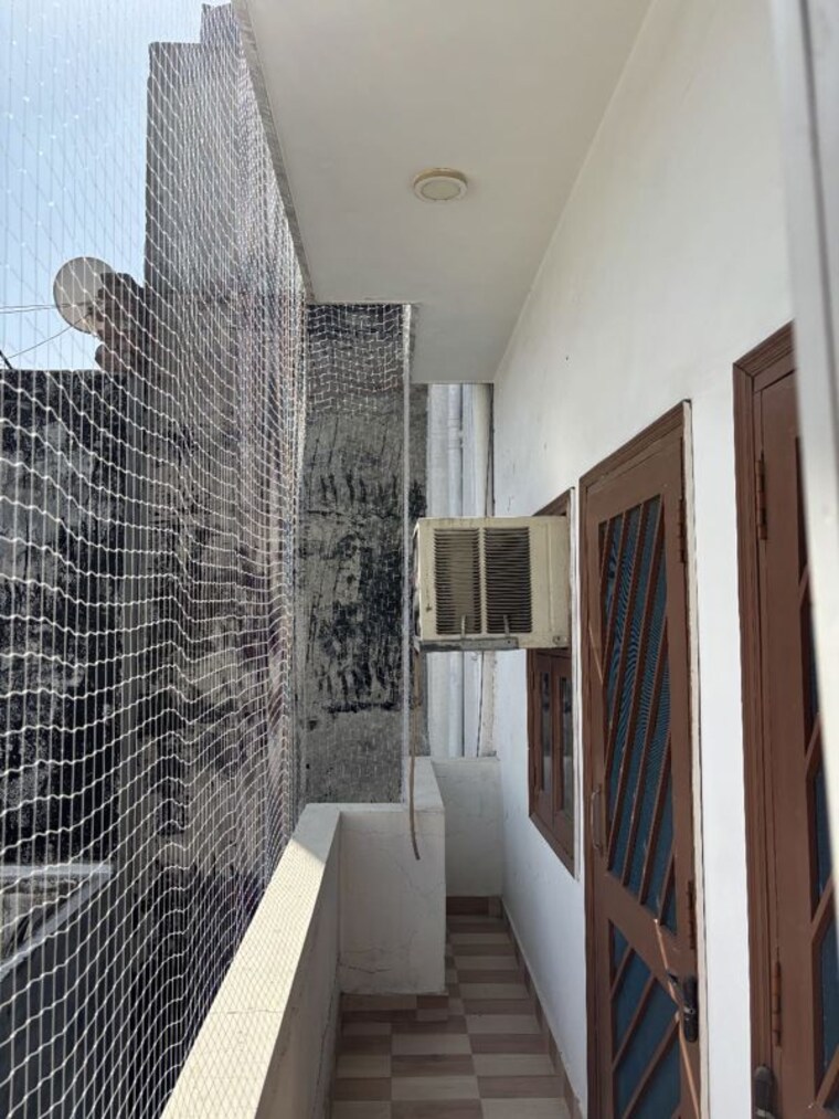 Balcony, sector 22 2 Bedroom 1000 Sq.Ft. Builder Floor In Sector 22 Noida 10064142