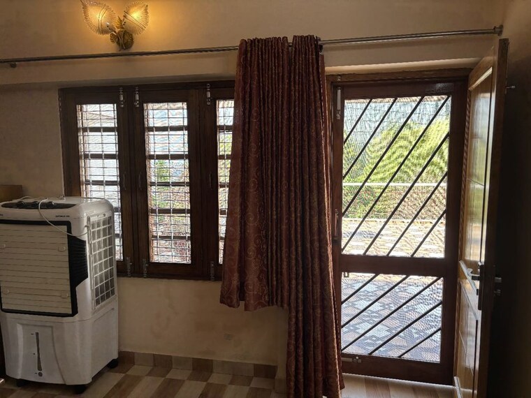 Room, sector 22 2 Bedroom 1000 Sq.Ft. Builder Floor In Sector 22 Noida 10064142