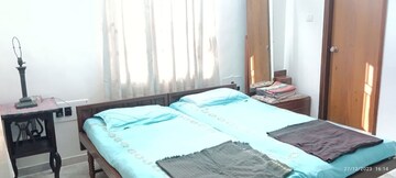 Bedroom in 4 BHK Apartment at Alkapuri – for Rent