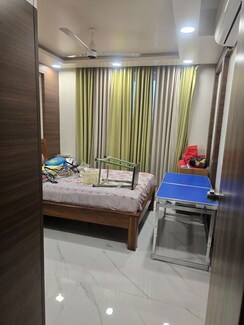 2 BHK Apartment For Rent in Amar Paradigm