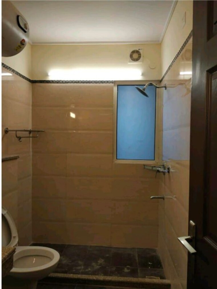 Bathroom, dasnac-burj 3 Bedroom 2175 Sq.Ft. Apartment In Sector 75 Noida 10064185