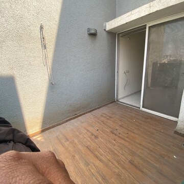 Room in 2 BHK Apartment at Sun City – for Rent