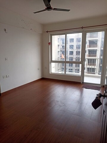 Room in 2 BHK Apartment at BBD Green City Sun Breeze Apartments, Gomti Nagar – for Rent