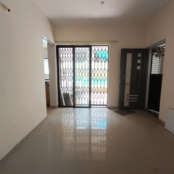 Room in 2 BHK Apartment at Anand Nagar – for Rent