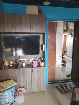 Furnished Amenities in 1 BHK Apartment at Kurla West – for Rent