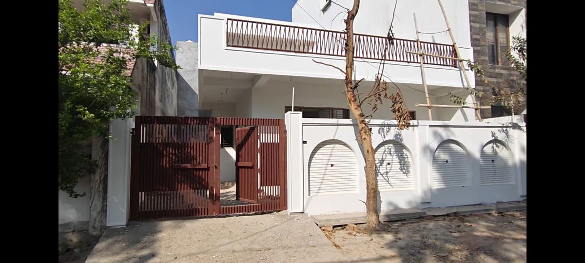 3 BHK + Extra Room Independent House For Rent in Gomti Nagar