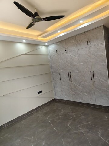 Balcony in 1 BHK Apartment at Dlf Cyber City, Sector 24 – for Rent