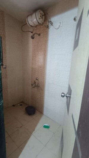 Bathroom in 2 BHK Builder Floor at Zala Complex, Gultekdi – for Rent