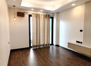 Room in 1 BHK Apartment at Dlf Cyber City, Sector 24 – for Rent