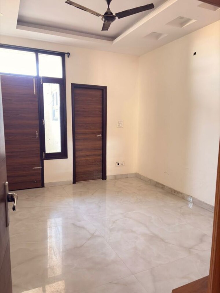 Room, ramgarh bhudda 3 Bedroom 1350 Sq.Ft. Builder Floor In Ramgarh Bhudda Zirakpur 10064374
