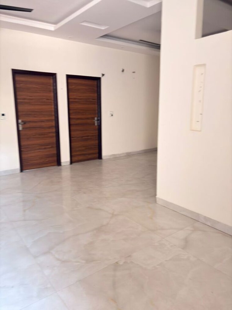Room, ramgarh bhudda 3 Bedroom 1350 Sq.Ft. Builder Floor In Ramgarh Bhudda Zirakpur 10064374