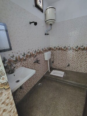 Bathroom in 2 BHK Builder Floor at Sector 9 – for Rent