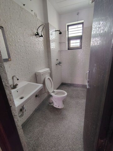 Attached Bathroom in 2 BHK Builder Floor at Sector 9 – for Rent