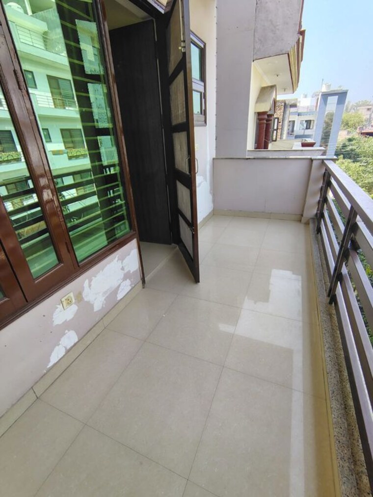 Balcony, sector 9 2 Bedroom 1450 Sq.Ft. Builder Floor In Sector 9 Gurgaon 10064411