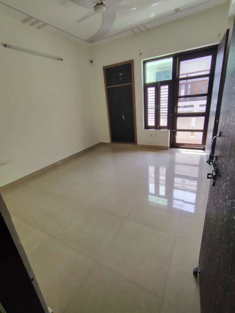 Room, sector 9 2 Bedroom 1450 Sq.Ft. Builder Floor In Sector 9 Gurgaon 10064411