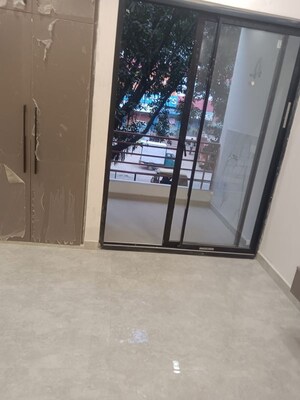 Room in 4 BHK Builder Floor at Sector 9a – for Rent