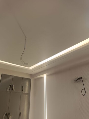 Furnished Amenities in 4 BHK Builder Floor at Sector 9a – for Rent