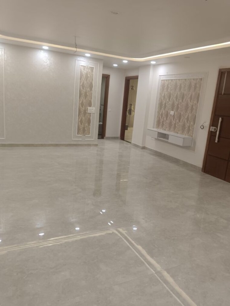 Room, sector 9a 4 Bedroom 2950 Sq.Ft. Builder Floor In Sector 9a Gurgaon 10064429