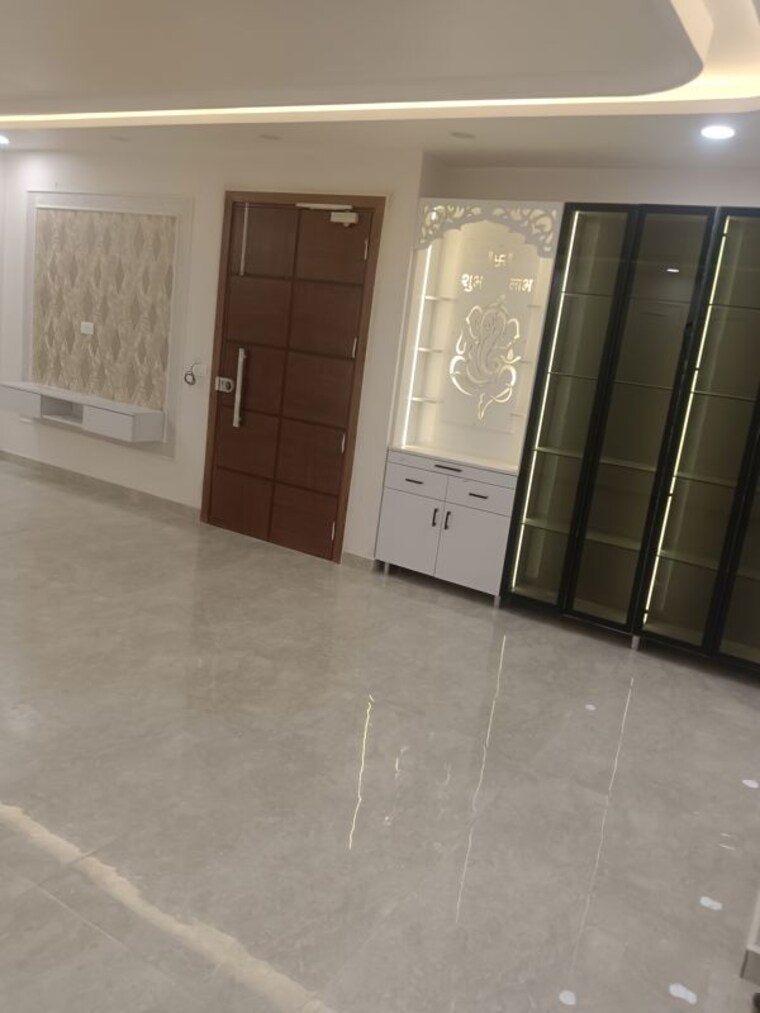 Room, sector 9a 4 Bedroom 2950 Sq.Ft. Builder Floor In Sector 9a Gurgaon 10064429