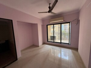 Room in 3 BHK Apartment at Andheri West – for Rent