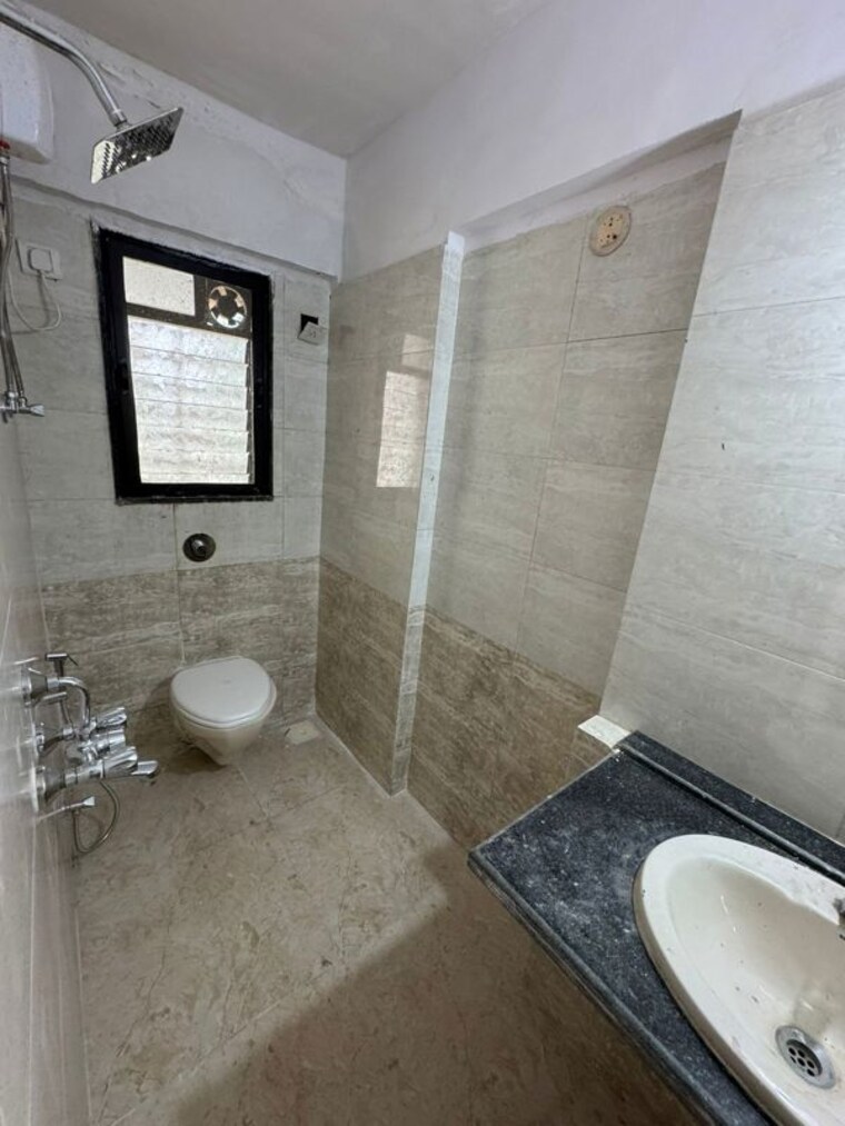 Bathroom, andheri west 3 Bedroom 1200 Sq.Ft. Apartment In Andheri West Mumbai 10064441