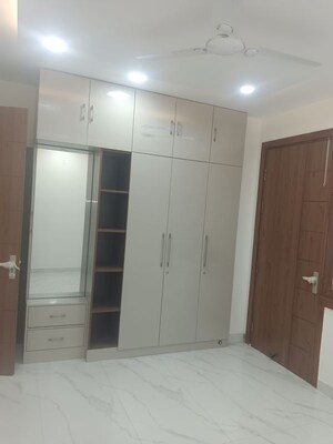 Building Lobby in 4 BHK Builder Floor at Sector 9 – for Rent