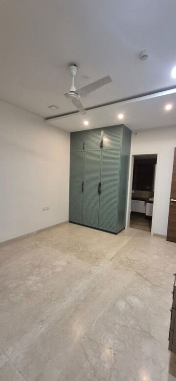 Room in 3.5 BHK Apartment at Supreme Belmac Residences, Kalyani Nagar – for Rent