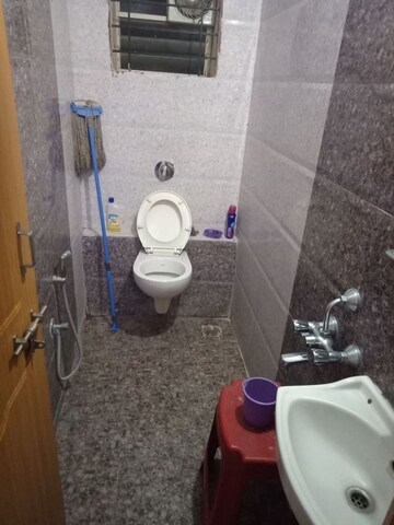 Bathroom in 2 BHK Builder Floor at Miracle Apartments, Btm Layout – for Rent