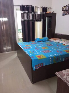 2 BHK + Study Room Apartment For Rent in Jm Orchid