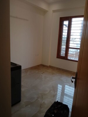 Room in 2 BHK Builder Floor at Sector 51 – for Rent