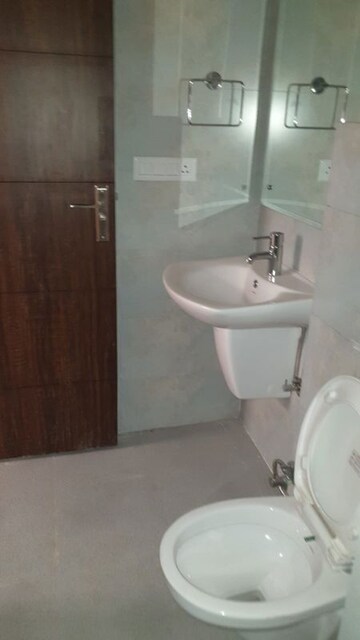 Bathroom in 2 BHK Builder Floor at Sector 30 – for Rent