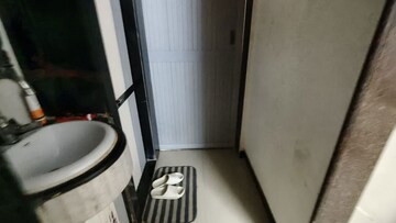 Bathroom in 1.5 BHK Apartment at Goregaon East – for Rent