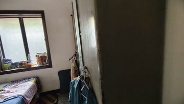 Room in 1.5 BHK Apartment at Goregaon East – for Rent