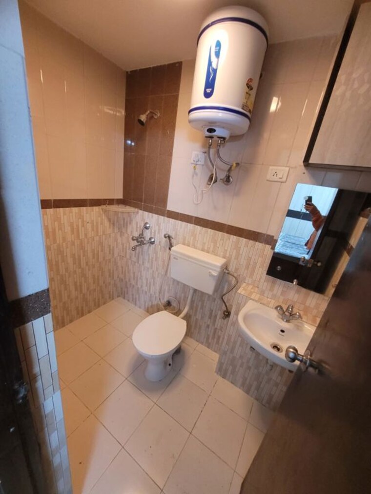 Bathroom, apex-our-homes 2 Bedroom 1100 Sq.Ft. Apartment In Sector 37c Gurgaon 10064628