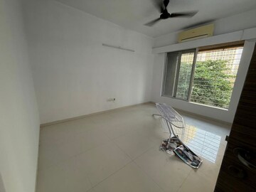 Room in 2 BHK Apartment at Riddhi Tower, Malad East – for Rent