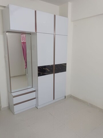 Room in 2 BHK Apartment at Signature Global The Millennia, Sector 37d – for Rent