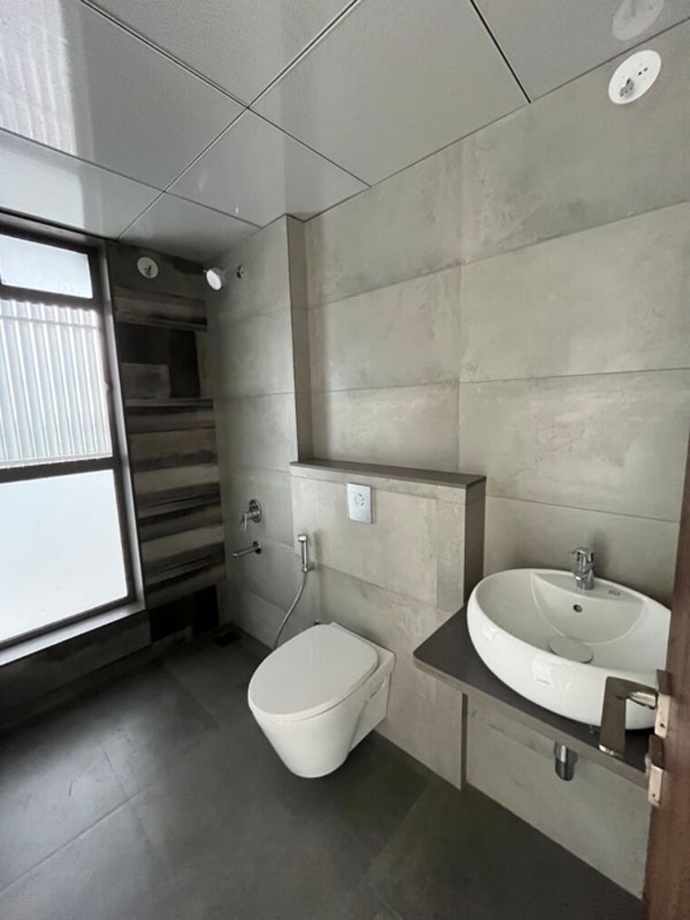 Bathroom, yashada-vivanta-vantage-twenty-one 3 Bedroom 1092 Sq.Ft. Apartment In Pimpri Pune 10064708