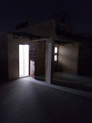 Room in 3 BHK Penthouse at Thaltej – for Rent