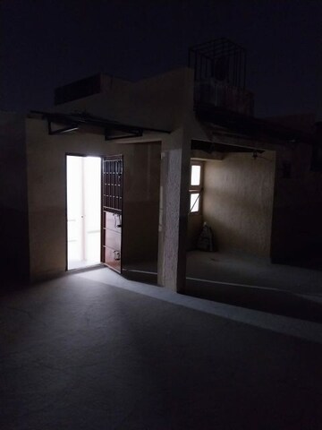 Room in 3 BHK Penthouse at Thaltej – for Rent