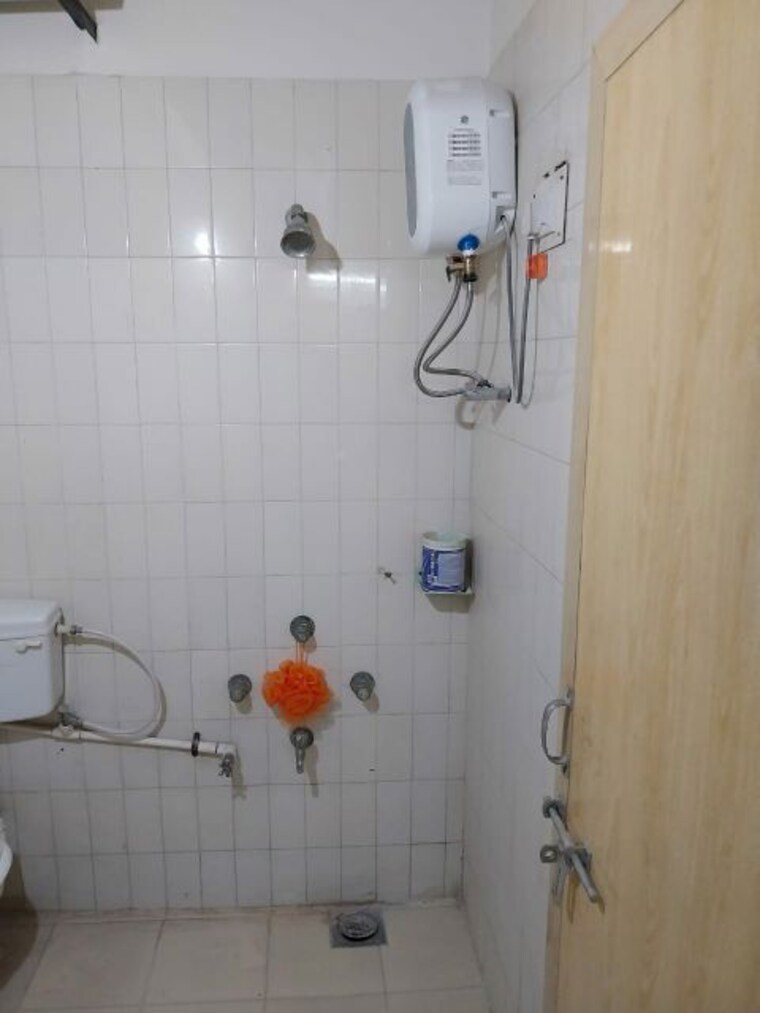 Bathroom, thaltej 3 Bedroom 1900 Sq.Ft. Penthouse In Thaltej Ahmedabad 10064715