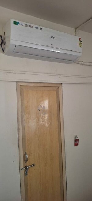 Furnished Amenities in 3 BHK Penthouse at Thaltej – for Rent