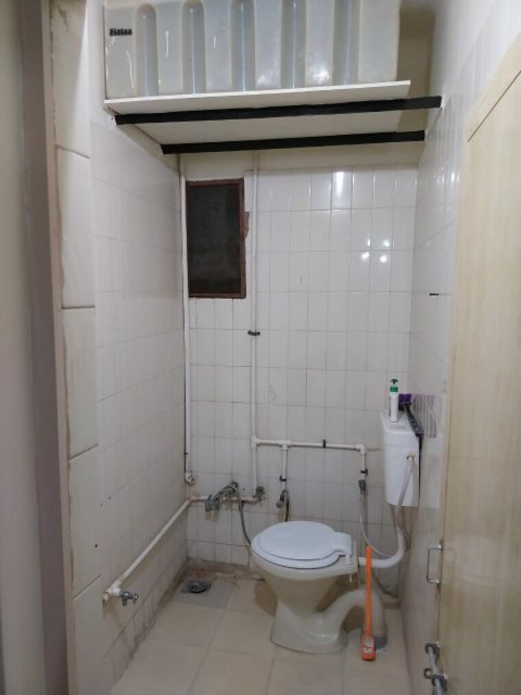 Bathroom, thaltej 3 Bedroom 1900 Sq.Ft. Penthouse In Thaltej Ahmedabad 10064715
