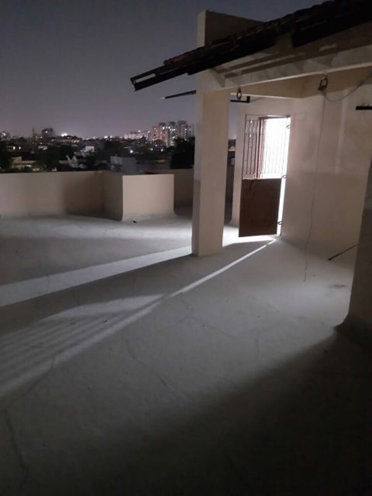 Room, thaltej 3 Bedroom 1900 Sq.Ft. Penthouse In Thaltej Ahmedabad 10064715