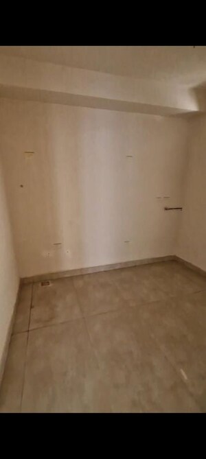 Room in 3 BHK Apartment at Candeur 40, Miyapur – for Sale