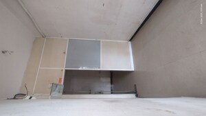  Shop For Sale in Kandivali West