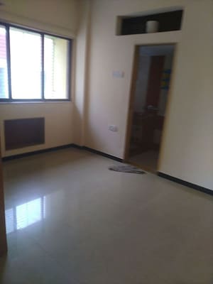 Room in 2 BHK Apartment at Charkop - Sector 8 – for Rent